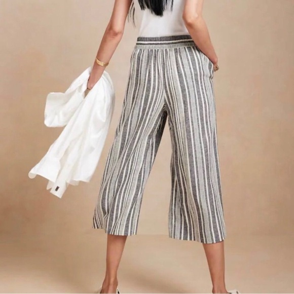 NWT! Banana Republic Navy Linen-Blend Easy Crop Pant - Size Medium💛 - Picture 4 of 7